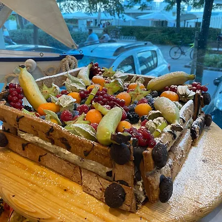 Club - Fronte Mare Con Depandance Adiacente 3* Риччоне