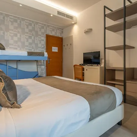 Hotel Club - Fronte Mare Con Depandance Adiacente Riccione