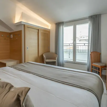 Club - Fronte Mare Con Depandance Adiacente 3* Риччоне