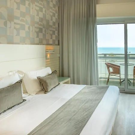 Club - Fronte Mare Con Depandance Adiacente