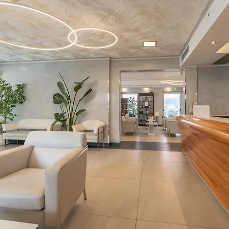 Club - Fronte Mare Con Depandance Adiacente Отель 3*