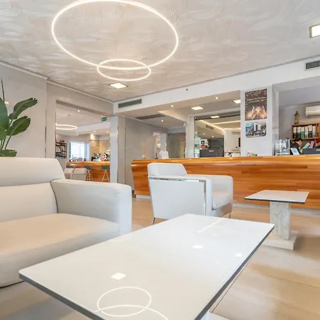 Club - Fronte Mare Con Depandance Adiacente 酒店 里乔内