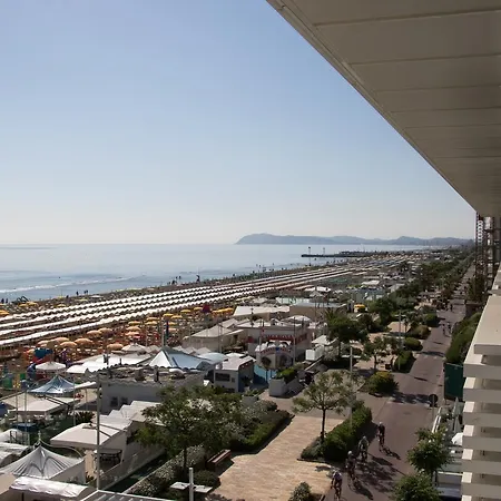 Club - Fronte Mare Con Depandance Adiacente Отель 3*