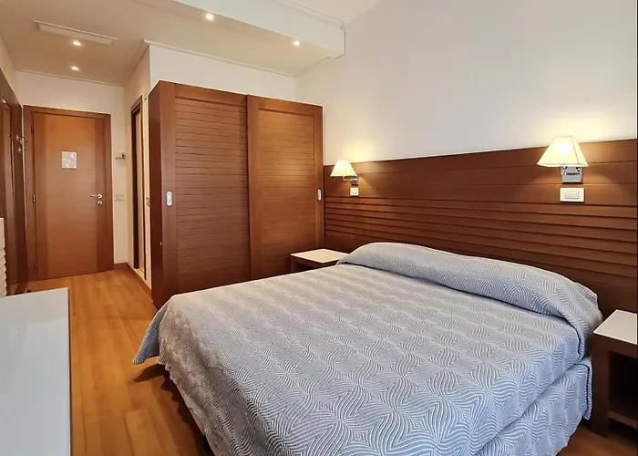 Hotel Club - Fronte Mare Con Depandance Adiacente 3*