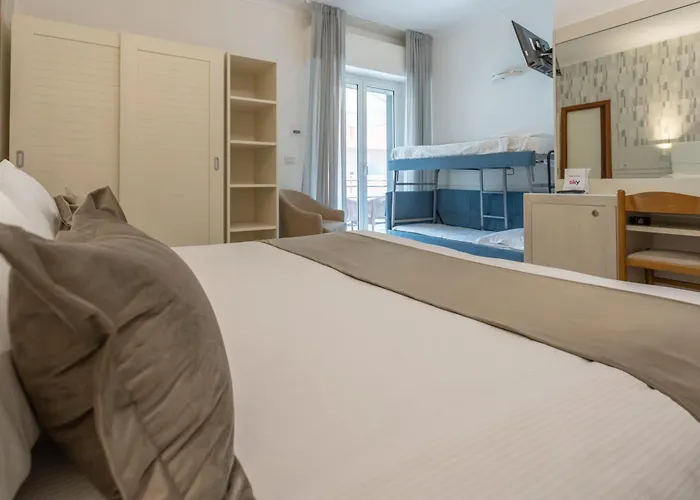 Club - Fronte Mare Con Depandance Adiacente Riccione