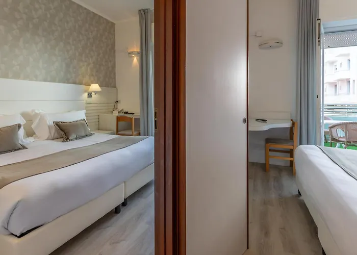 Club - Fronte Mare Con Depandance Adiacente 3* Riccione