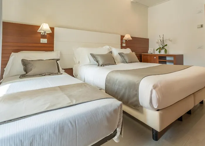 Club - Fronte Mare Con Depandance Adiacente 3* Riccione