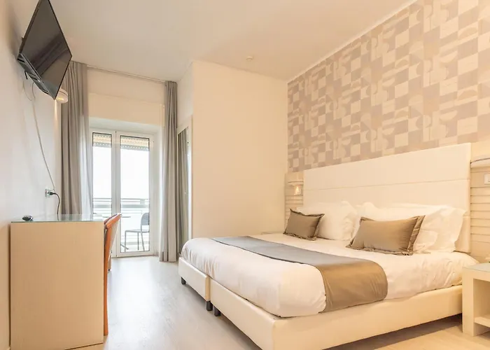 Hotel Club - Fronte Mare Con Depandance Adiacente Riccione