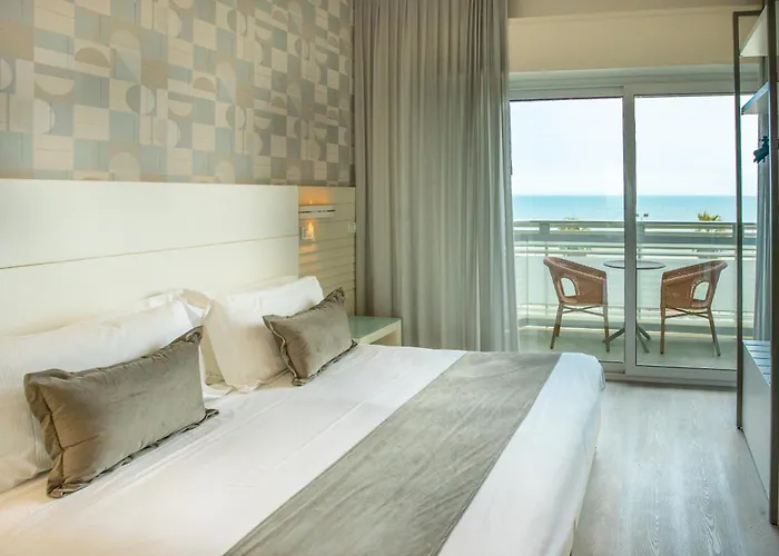 Club - Fronte Mare Con Depandance Adiacente