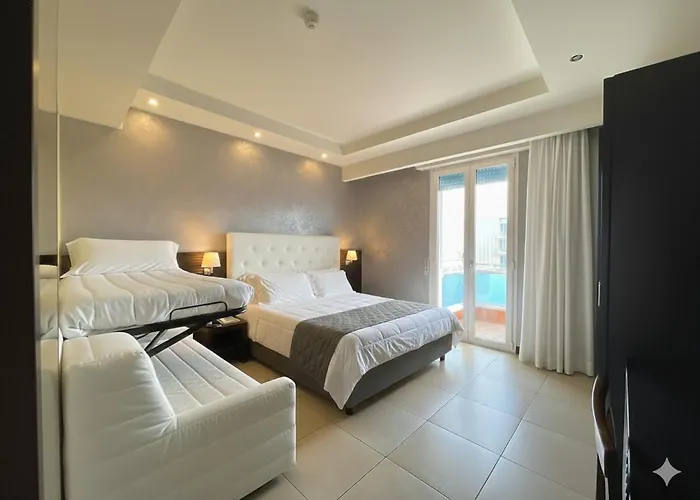 Club - Fronte Mare Con Depandance Adiacente 3* Riccione