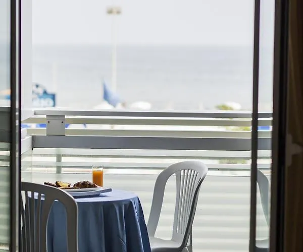 Club - Fronte Mare Con Depandance Adiacente Hotel 3*