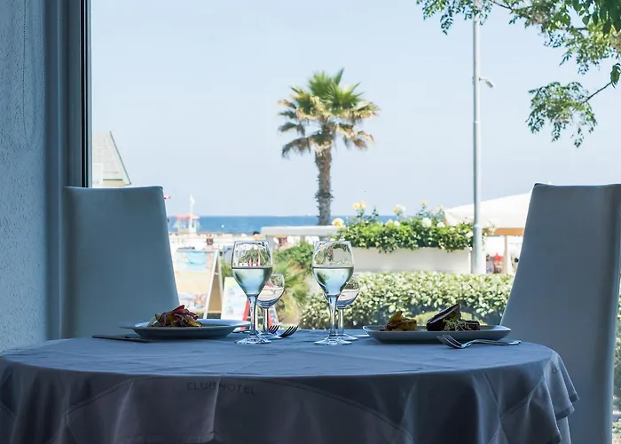 Club - Fronte Mare Con Depandance Adiacente 3*