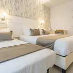 Club - Fronte Mare Con Depandance Adiacente