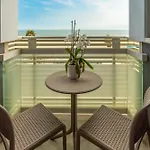 Club - Fronte Mare Con Depandance Adiacente 3* Riccione
