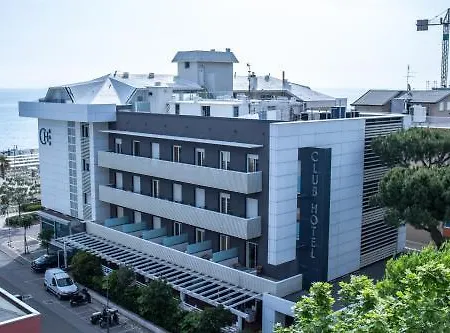 Club - Fronte Mare Con Depandance Adiacente Hotel 3*