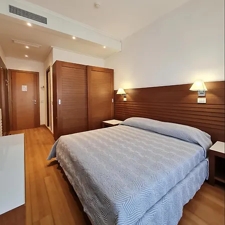 Hotel Club - Fronte Mare Con Depandance Adiacente 3*