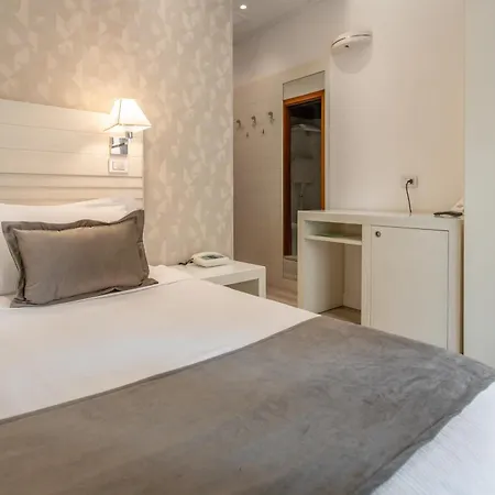 Club - Fronte Mare Con Depandance Adiacente Riccione