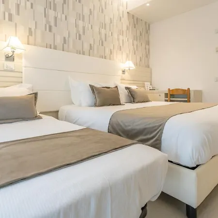 Club - Fronte Mare Con Depandance Adiacente