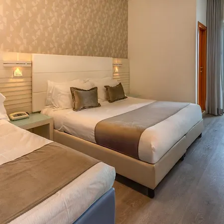 Club - Fronte Mare Con Depandance Adiacente