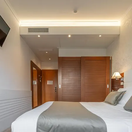 Club - Fronte Mare Con Depandance Adiacente 3*