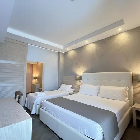 Club - Fronte Mare Con Depandance Adiacente