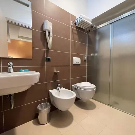 Club - Fronte Mare Con Depandance Adiacente 3* Riccione