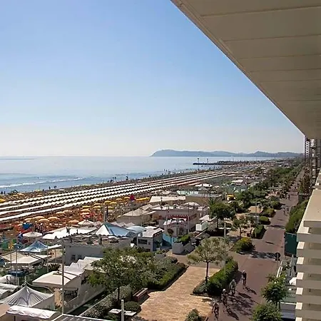 Club - Fronte Mare Con Depandance Adiacente