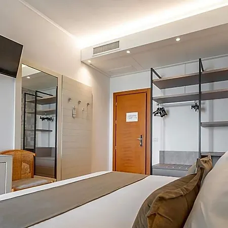 Club - Fronte Mare Con Depandance Adiacente 3* Riccione