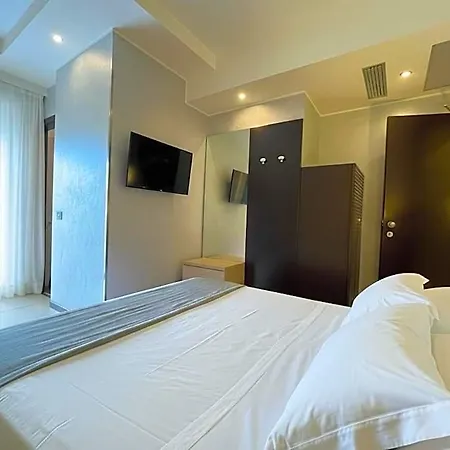 Club - Fronte Mare Con Depandance Adiacente 3* Riccione