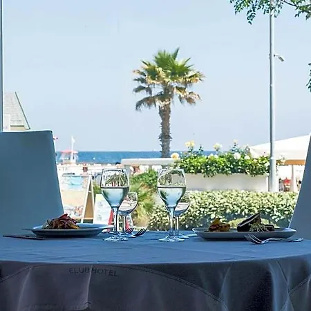 Club - Fronte Mare Con Depandance Adiacente