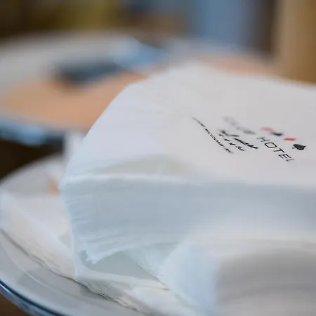 Club - Fronte Mare Con Depandance Adiacente 3*