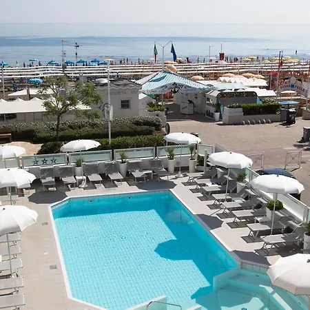 Hotel Club - Fronte Mare Con Depandance Adiacente Riccione