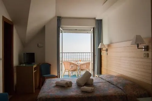 Club - Fronte Mare Con Depandance Adiacente Hotel 3*