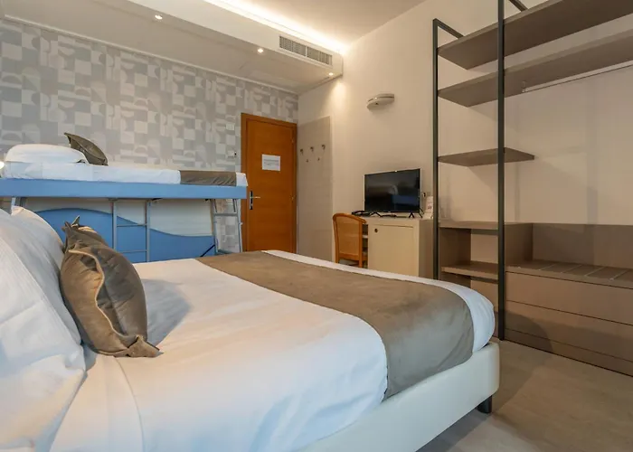 Hotel Club - Fronte Mare Con Depandance Adiacente Riccione