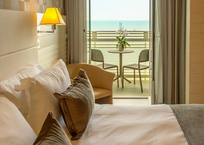 Hotel Club - Fronte Mare Con Depandance Adiacente Riccione