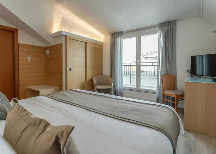 Club - Fronte Mare Con Depandance Adiacente 3* Riccione