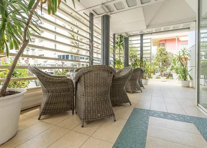 Club - Fronte Mare Con Depandance Adiacente 3*