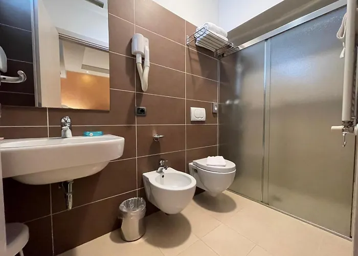 Club - Fronte Mare Con Depandance Adiacente 3* Riccione